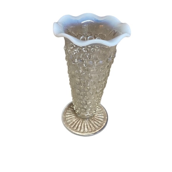 Vintage Anchor Hocking Moonstone Opalescent Glass vase - Picture 2 of 5